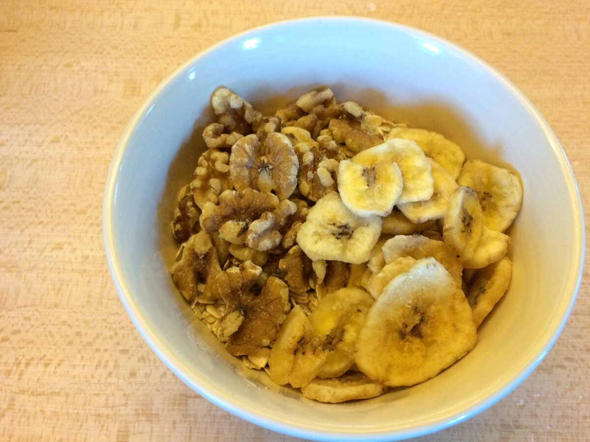 6 Oatmeal Recipes Worth Getting Out of Your Sleeping Bag For